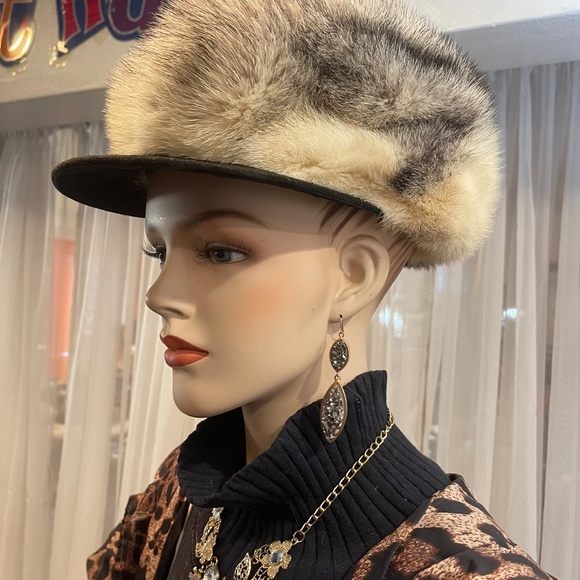 Accessories - Fur Apple Cape